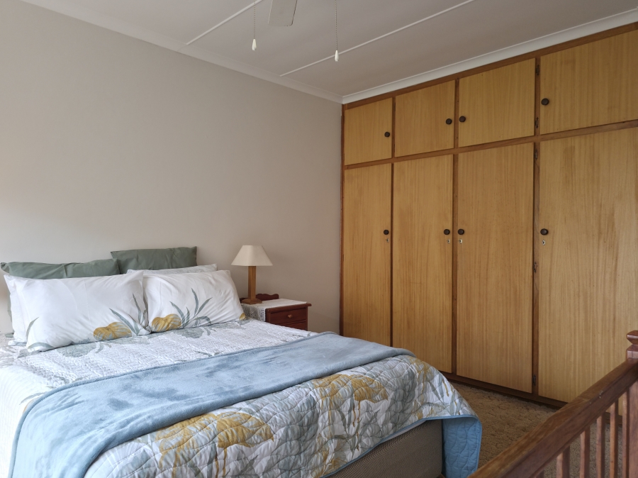 6 Bedroom Property for Sale in Jeffreys Bay Central Eastern Cape